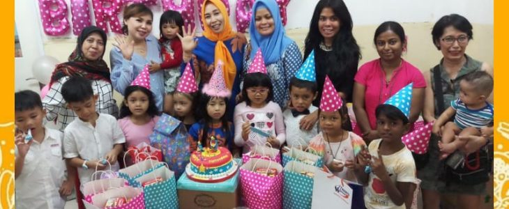 Apa yang Identik dengan Ulang Tahun