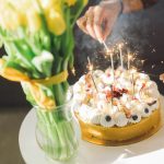 Kue Ulang Tahun Biasanya Dihiasi dengan Apa